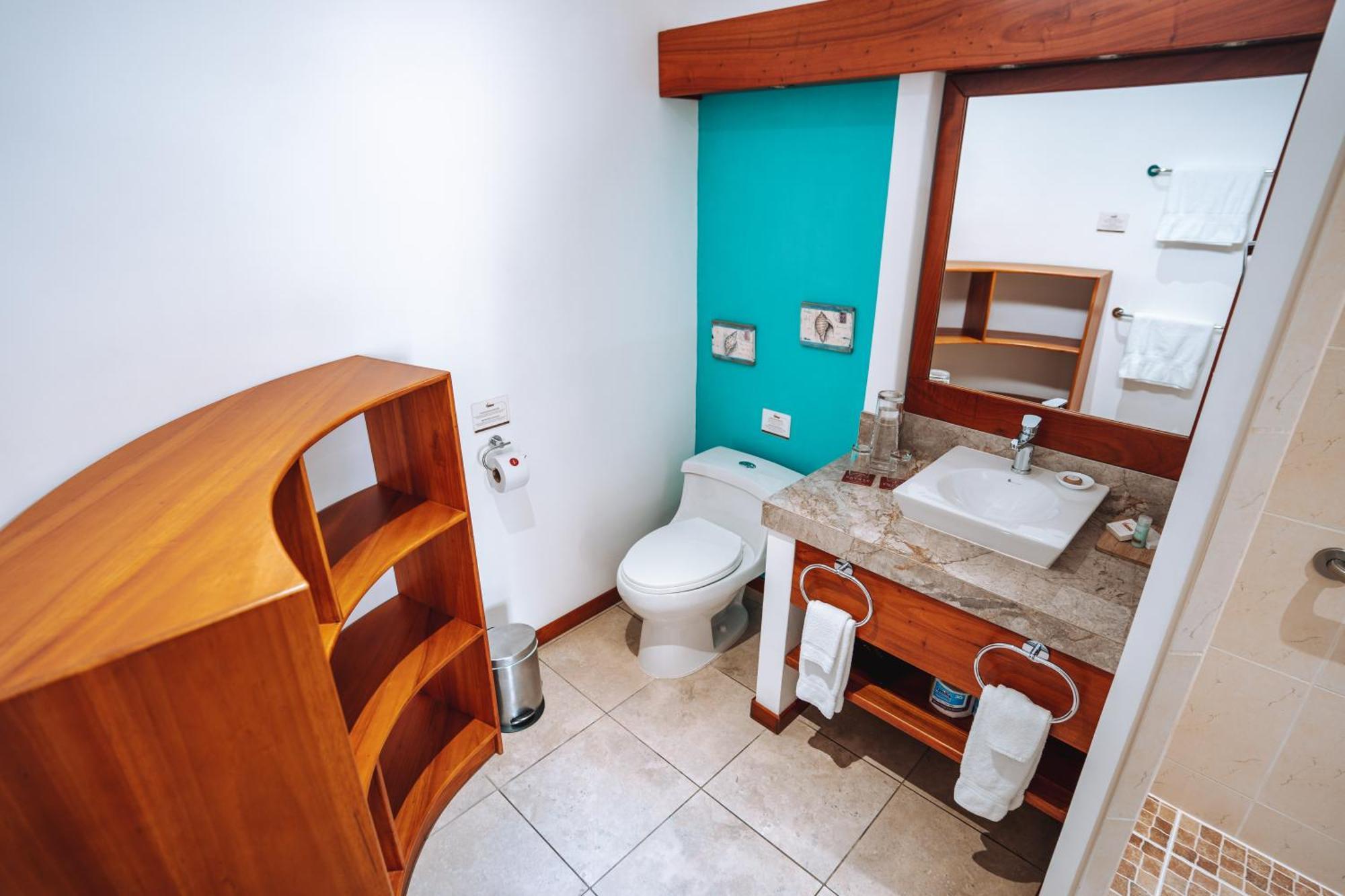 Hotel Cucuve Puerto Ayora  Exteriör bild