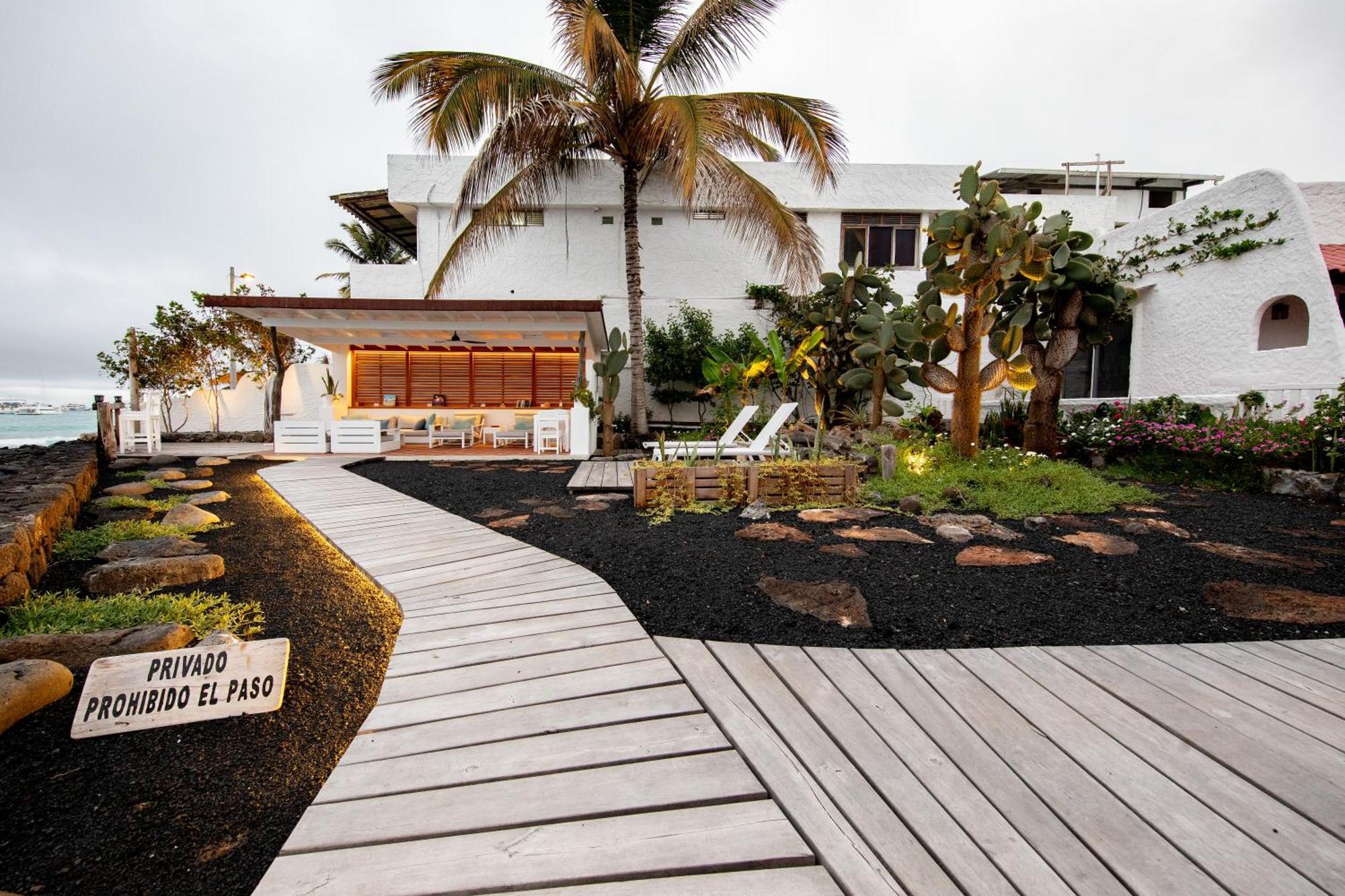 Hotel Cucuve Puerto Ayora  Exteriör bild