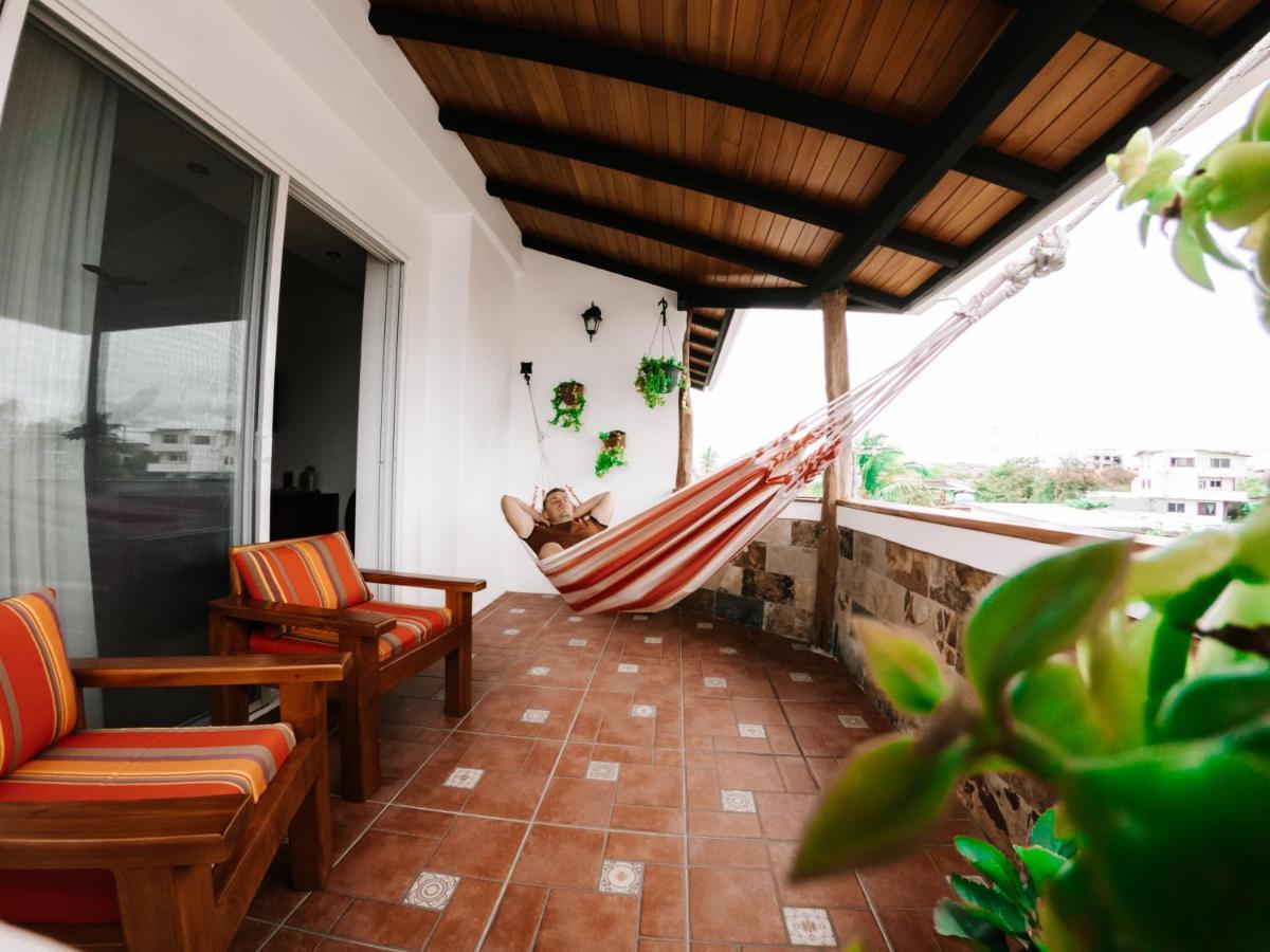 Hotel Cucuve Puerto Ayora  Exteriör bild